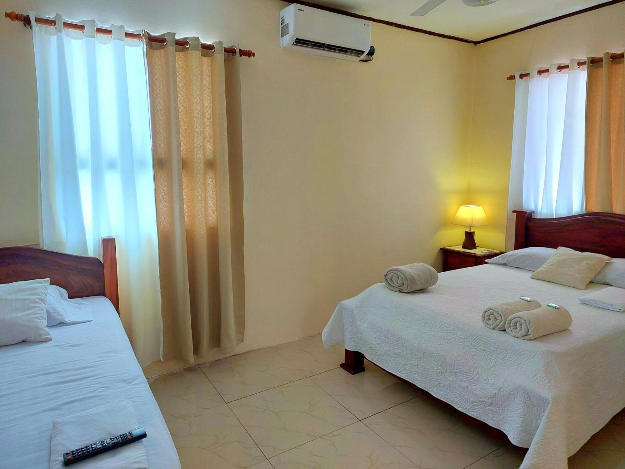 Casa Equipada En El Centro De Puntarenas Villa ภายนอก รูปภาพ